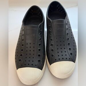 Native Men's 9 Women’s 11 Black Slip-On Loafers with White Toe Cap Preowned